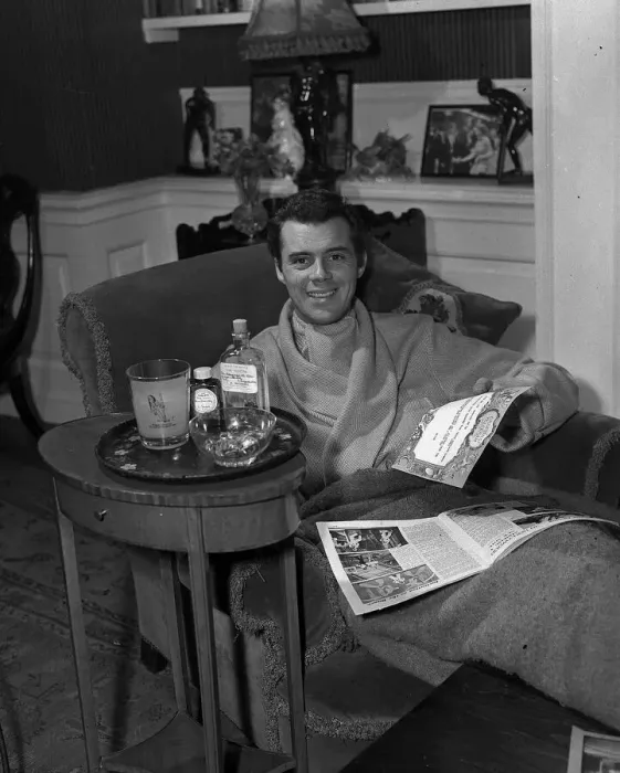 Framed Print : Dirk Bogarde actor convalescing in his home at Ammersham Common after an attack of Framed Print : Dirk Bogarde actor convalescing in his home at Ammersham Common after an attack of