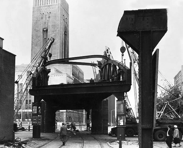 The dismantling of the final section of the Liverpool Overhead Railway looking north