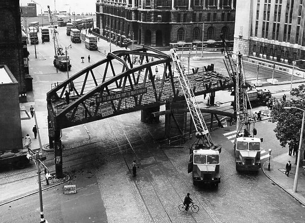 The dismantling of the final section of the Liverpool Overhead Railway on James Street
