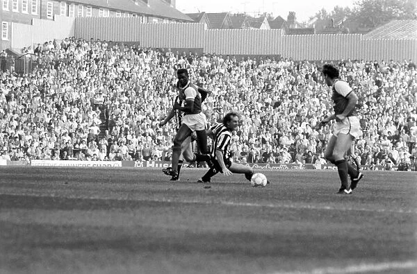Division 1 football. Arsenal 0 v. Newcastle 0. September 1985 LF15-22-012