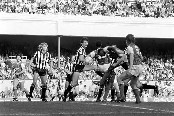 Division 1 football. Arsenal 0 v. Newcastle 0. September 1985 LF15-22-002