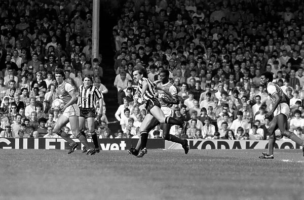 Division 1 football. Arsenal 0 v. Newcastle 0. September 1985 LF15-22-018