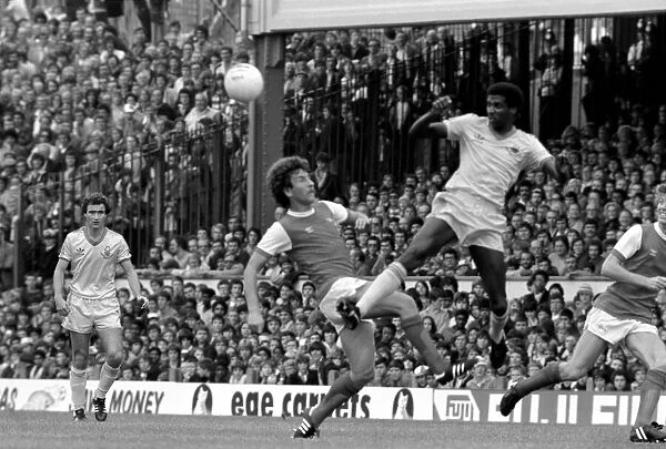 Division 1 football. Arsenal 1 v. Nottingham Forest 0. September 1980 LF04-37-076