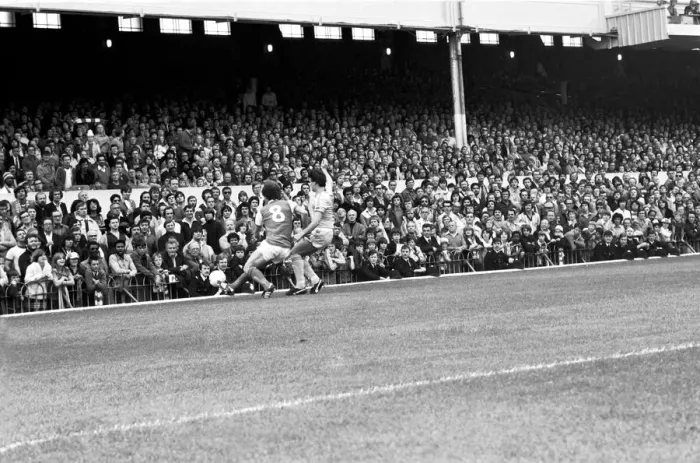 Framed Print : Division 1 football. Arsenal 1 v. Nottingham Forest 0. September 1980 LF04-37-045 Framed Print : Division 1 football. Arsenal 1 v. Nottingham Forest 0. September 1980 LF04-37-045