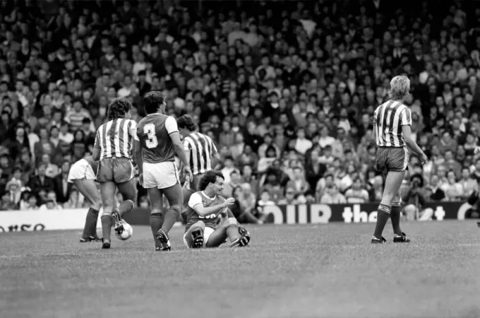 Framed Print : Division 1 football. Arsenal 1 v. Sheffield Wednesday 1. September 1985 LF15-15-076