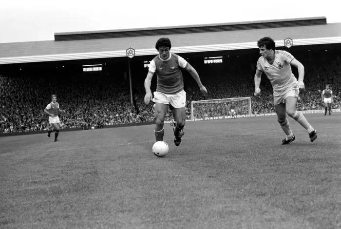 Framed Print : Division 1 football. Arsenal 1 v. Nottingham Forest 0. September 1980 LF04-37-062 Framed Print : Division 1 football. Arsenal 1 v. Nottingham Forest 0. September 1980 LF04-37-062