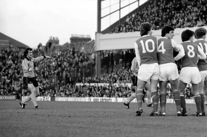 Framed Print : Division 1 football. Arsenal 1 v. Wolves 0. December 1980 LF05-31-013 Framed Print : Division 1 football. Arsenal 1 v. Wolves 0. December 1980 LF05-31-013