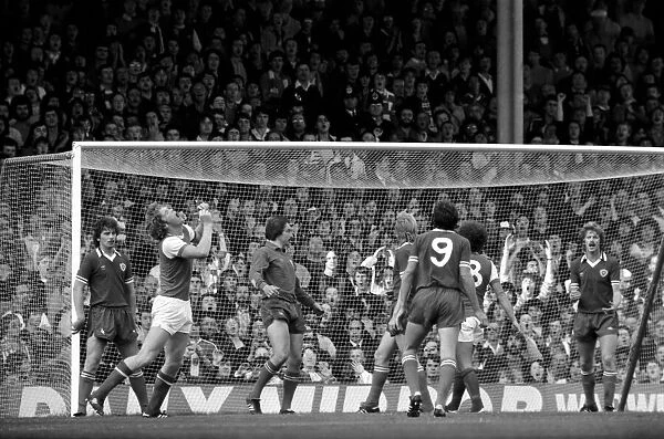 Division 1 football. Arsenal 1 v. Leicester 0. October 1980 LF04-38-032