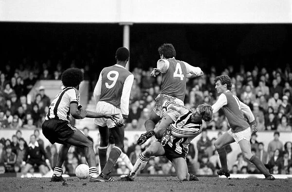 Division 1 football. Arsenal 1 v. Notts County. February 1982 LF08-28-021