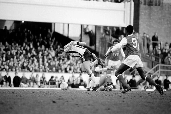 Division 1 football. Arsenal 1 v. Notts County. February 1982 LF08-28-012