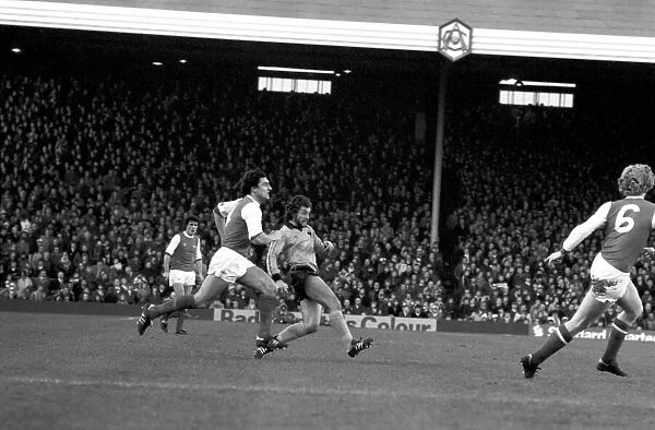 Division 1 football. Arsenal 1 v. Wolves 0. December 1980 LF05-31-015