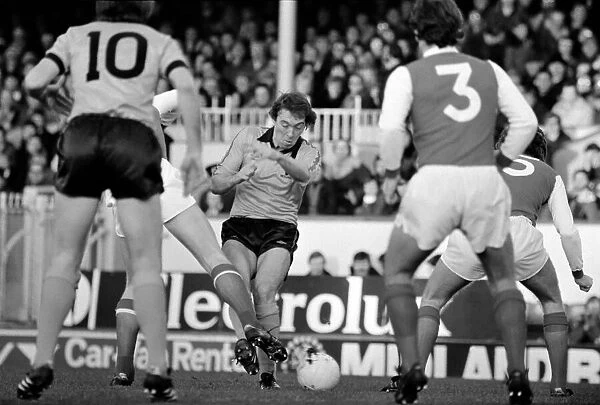 Division 1 football. Arsenal 1 v. Wolves 0. December 1980 LF05-31-039