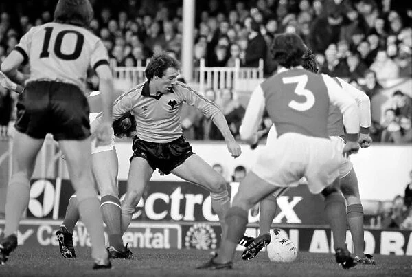 Division 1 football. Arsenal 1 v. Wolves 0. December 1980 LF05-31-046