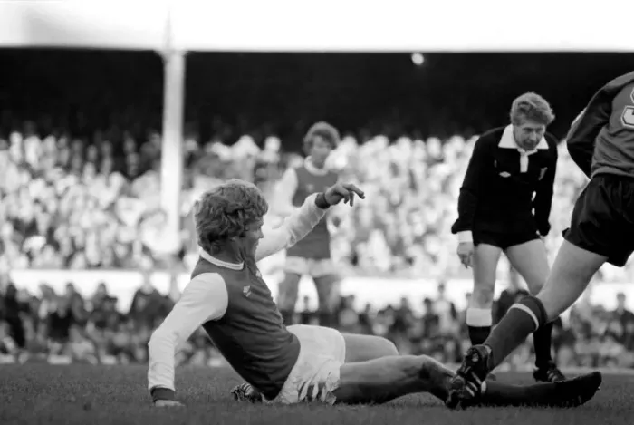 Framed Print : Division 1 football. Arsenal 2 v. Sunderland 2. October 1980 LF04-44-102