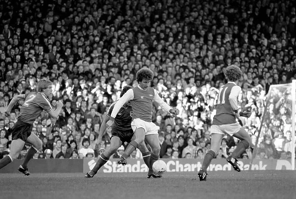Division 1 football. Arsenal 2 v. Sunderland 2. October 1980 LF04-44-116