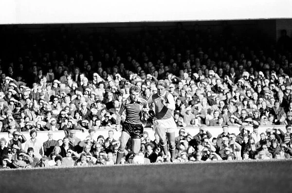 Division 1 football. Arsenal 2 v. Sunderland 2. October 1980 LF04-44-063