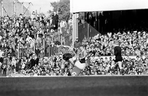Division 1 football. Arsenal 2 v. Sunderland 2. October 1980 LF04-44-061