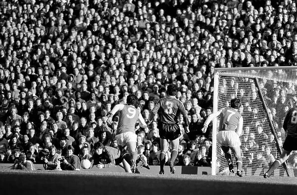 Division 1 football. Arsenal 2 v. Sunderland 2. October 1980 LF04-44-119