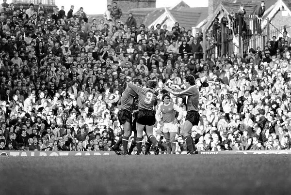 Division 1 football. Arsenal 2 v. Sunderland 2. October 1980 LF04-44-036