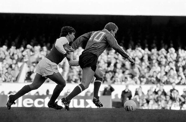 Division 1 football. Arsenal 2 v. Sunderland 2. October 1980 LF04-44-073