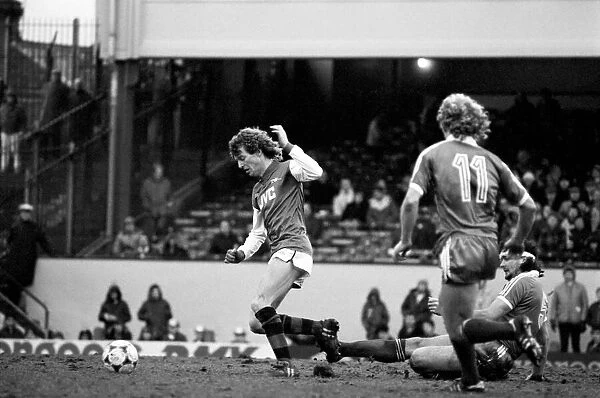 Division 1 football. Arsenal 3 v. Brighton and Hove Albion 1. February 1983 LF12-26-014