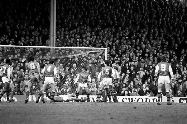 Division 1 football. Arsenal 3 v. Brighton and Hove Albion 1. February 1983 LF12-26-091
