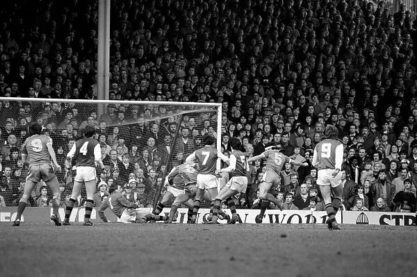 Division 1 football. Arsenal 3 v. Brighton and Hove Albion 1. February 1983 LF12-26-064