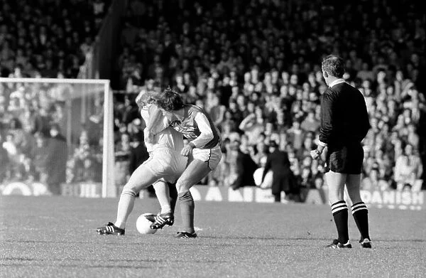 Division 1 football. Arsenal 4 v. Nottingham Forest 1. October 1983 LF14-07-052