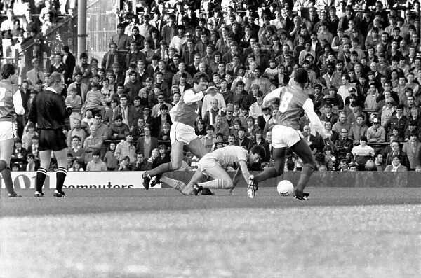 Division 1 football. Arsenal 4 v. Nottingham Forest 1. October 1983 LF14-07-020