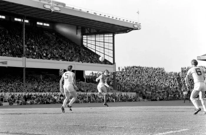Framed Print : Division 1 football. Arsenal 4 v. Nottingham Forest 1. October 1983 LF14-07-087 Framed Print : Division 1 football. Arsenal 4 v. Nottingham Forest 1. October 1983 LF14-07-087