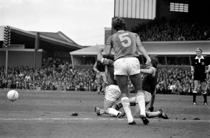 Framed Print : Division 1 football. Birmingham City 1 v. Aston Villa 2. October 1980 LF04-45-007