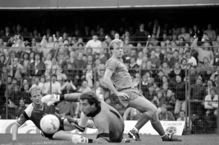 Framed Print : Division 1 football. Chelsea 2 v. Southampton 0 September 1985 LF15-16-042 Framed Print : Division 1 football. Chelsea 2 v. Southampton 0 September 1985 LF15-16-042