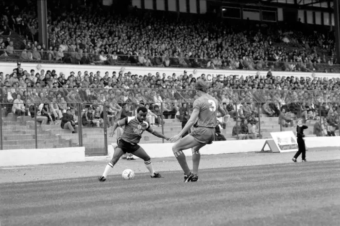 Framed Print : Division 1 football. Chelsea 2 v. Southampton 0 September 1985 LF15-16-002 Framed Print : Division 1 football. Chelsea 2 v. Southampton 0 September 1985 LF15-16-002