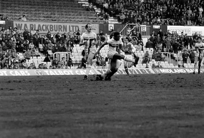 Framed Print : Division 1 football. Coventry 1 v. Arsenal 0. March 1982 LF08-06-021 Framed Print : Division 1 football. Coventry 1 v. Arsenal 0. March 1982 LF08-06-021