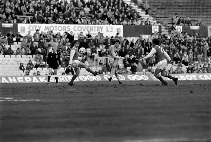 Framed Print : Division 1 football. Coventry 1 v. Arsenal 0. March 1982 LF08-06-005