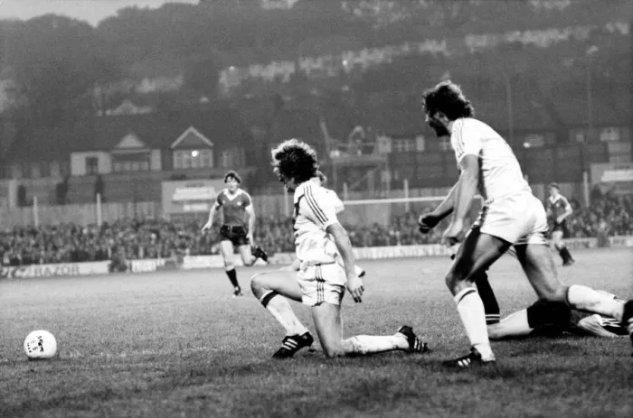 Framed Print : Division 1 football. Crystal Palace 1 v. Manchester United 0 November 1980 LF05-08-152 Framed Print : Division 1 football. Crystal Palace 1 v. Manchester United 0 November 1980 LF05-08-152