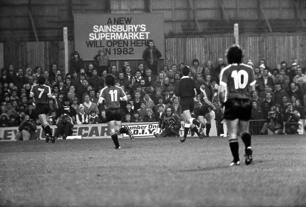 Division 1 football. Crystal Palace 1 v. Manchester United 0 November 1980 LF05-08-093