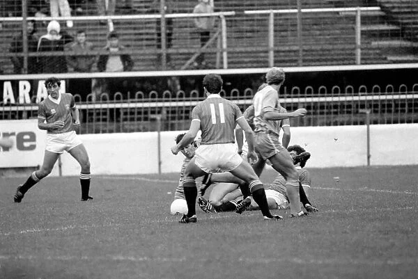 Division 1 football. West Ham United 1 v. Liverpool 3. October 1983 LF14-05-035