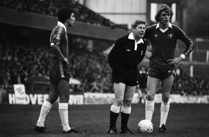 Framed Print : Division 2 football. Chelsea 1 v. Oldham o. November 1980 LF05-11-129