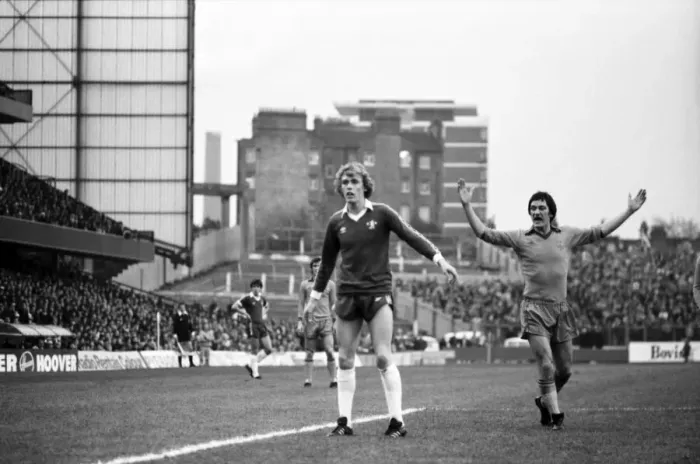 Framed Print : Division 2 football. Chelsea 1 v. Oldham o. November 1980 LF05-11-019 Framed Print : Division 2 football. Chelsea 1 v. Oldham o. November 1980 LF05-11-019