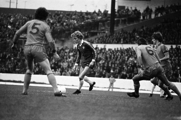 Division 2 football. Chelsea 1 v. Oldham o. November 1980 LF05-11-089