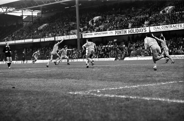 Division 2 football. Chelsea 1 v. Oldham o. November 1980 LF05-11-071