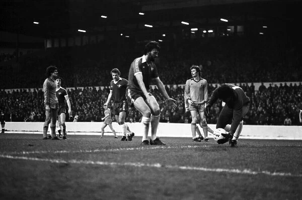 Division 2 football. Chelsea 1 v. Oldham o. November 1980 LF05-11-045