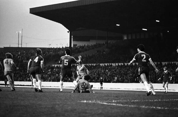 Division 2 football. Chelsea 1 v. Oldham o. November 1980 LF05-11-046