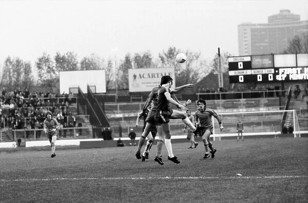 Division 2 football. Chelsea 1 v. Oldham o. November 1980 LF05-11-074