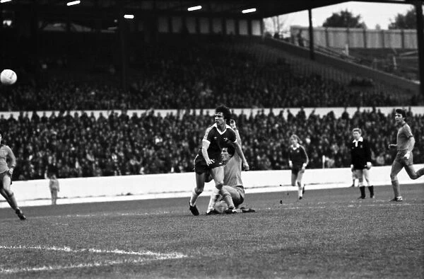 Division 2 football. Chelsea 1 v. Oldham o. November 1980 LF05-11-027