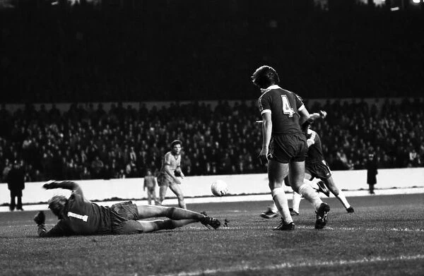 Division 2 football. Chelsea 1 v. Oldham o. November 1980 LF05-11-014