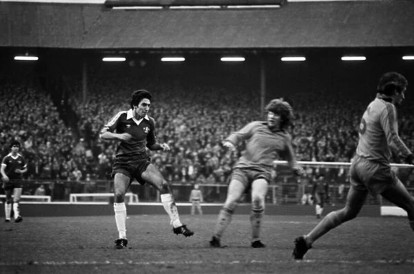 Division 2 football. Chelsea 1 v. Oldham o. November 1980 LF05-11-128