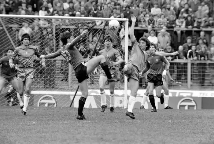 Framed Print : Division 2 football. Chelsea 2 v. QPR 1. April 1982 LF09-05-017
