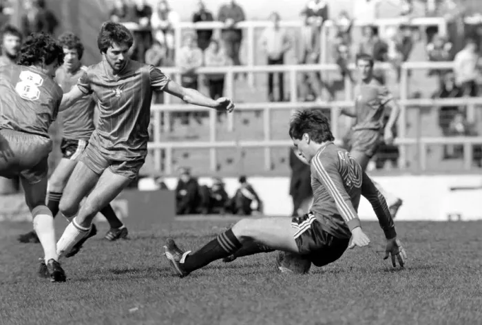 Framed Print : Division 2 football. Chelsea 2 v. QPR 1. April 1982 LF09-05-028 Framed Print : Division 2 football. Chelsea 2 v. QPR 1. April 1982 LF09-05-028